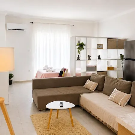 Daire Azure Orchid Kalamaria, Seaside & Free Parking